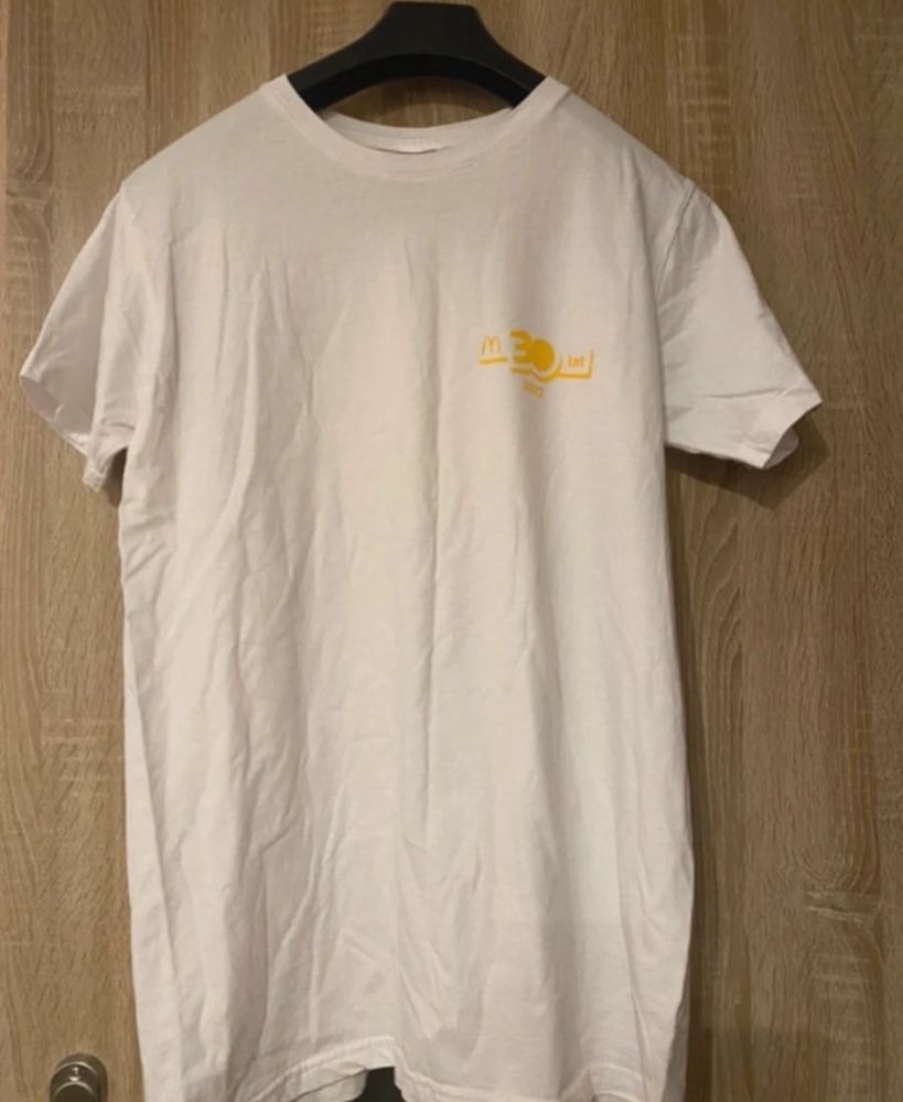 Biały t-shirt z krótkim rękawem mcdonald’s z wzorem bułki 100% bawełna