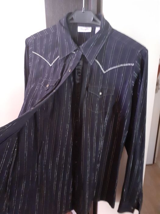 Camisa Wrangler preta-briliante