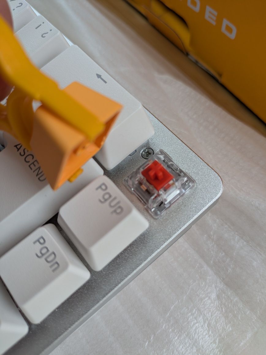 Glorious Gaming GMMK 2 Compact Teclado Mecânico Branco RGB