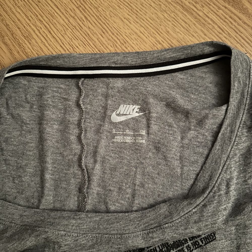 Жіноча кофта лонгслів nike