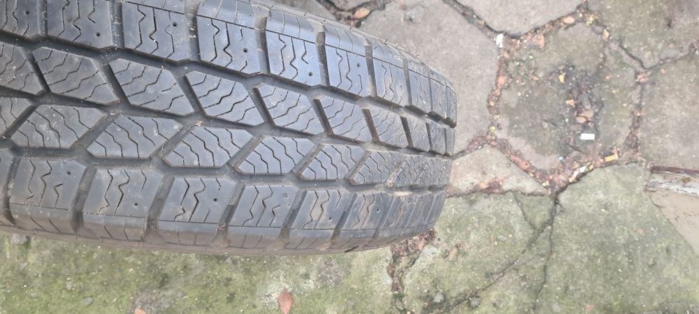 Ultragrip wzmacniane r16 c