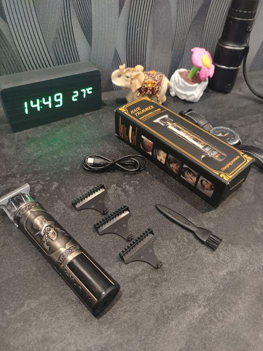 Продам триммер для бороды т-13