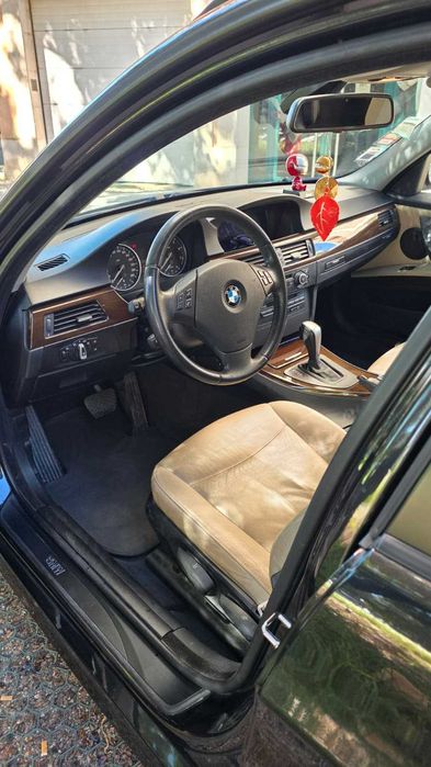 BMW 320I Touring 2009 Petrol