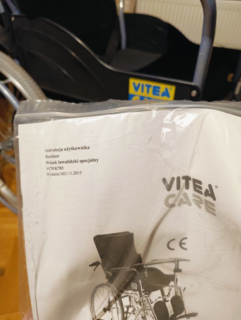 Wózek inwalidzki Vitea Care VCWK703 aluminiowy. Prawie jak nowy.