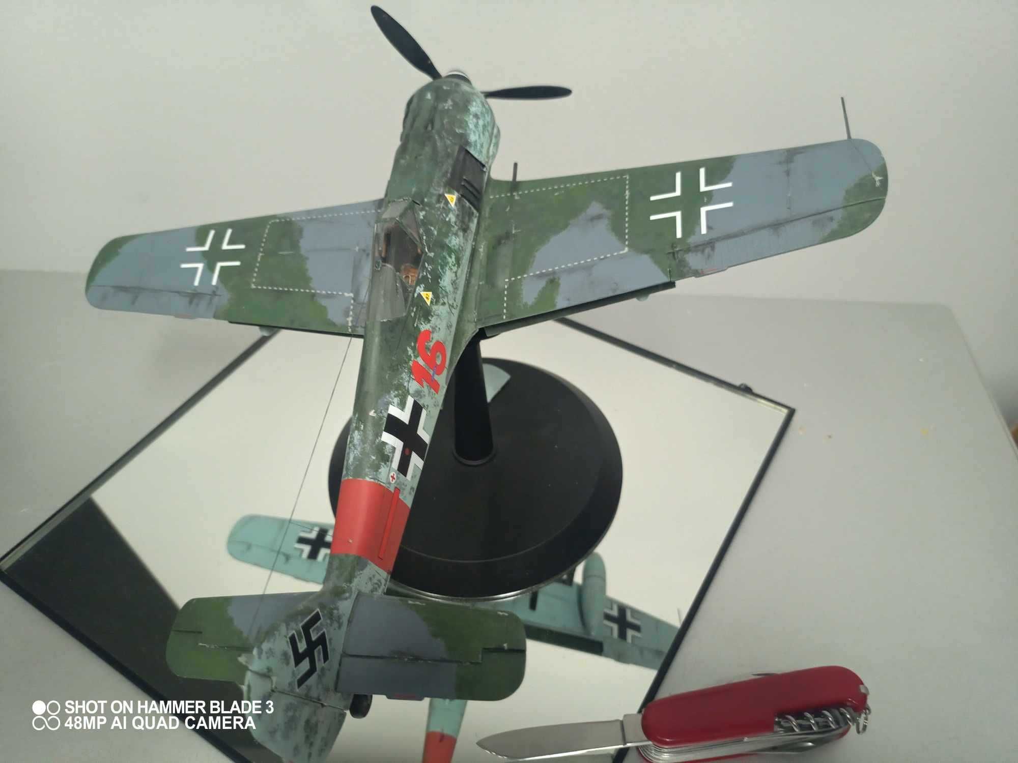 Model plastikowy Fw 190- A8 firmy Revel. Skala 1:32