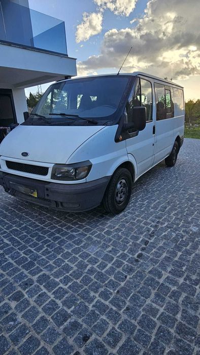 Ford Transit 7 lugares impecável