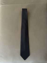 Vendo gravata preta