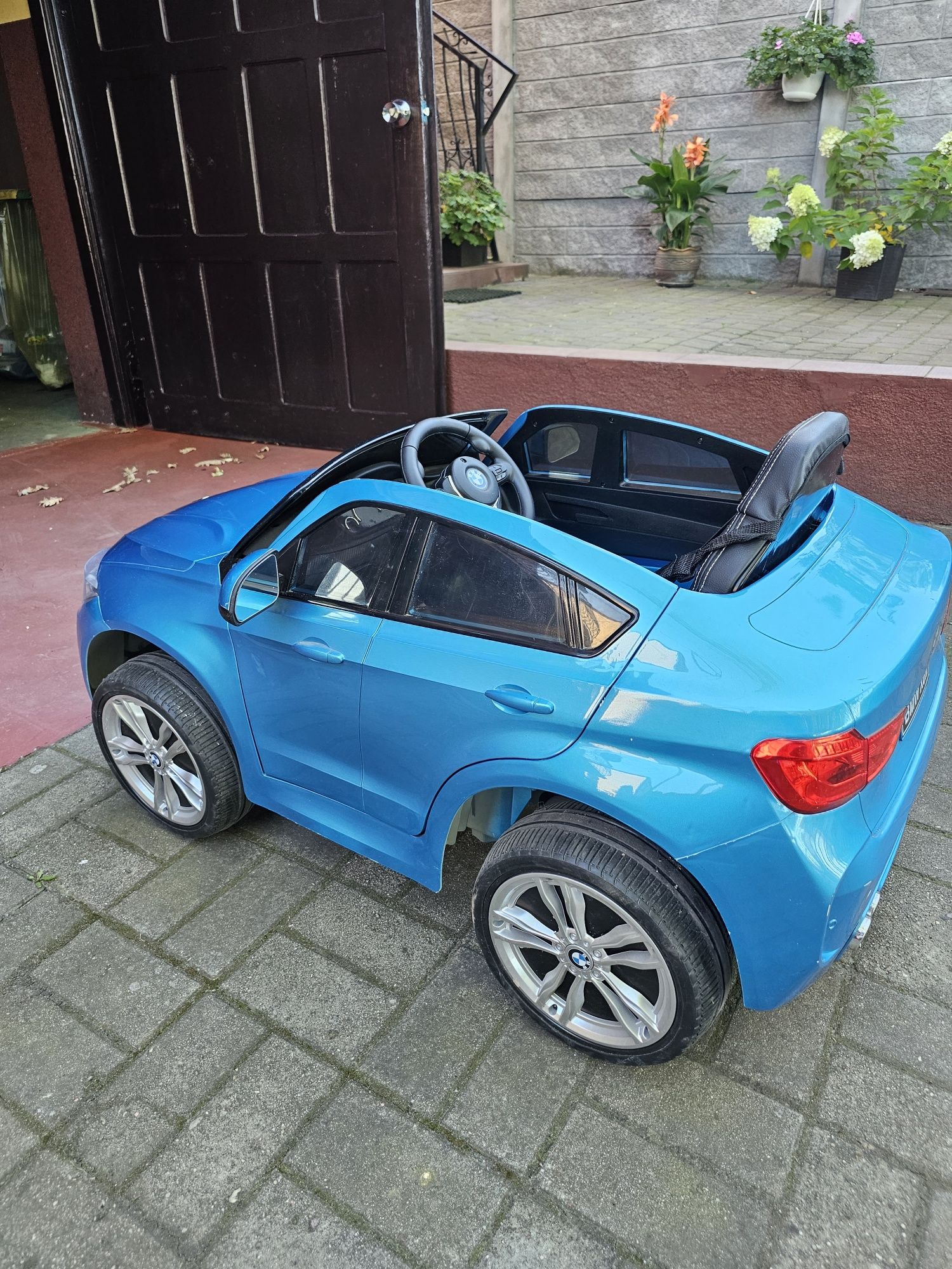 Auto dla dzieci na akumulator BMW MX6