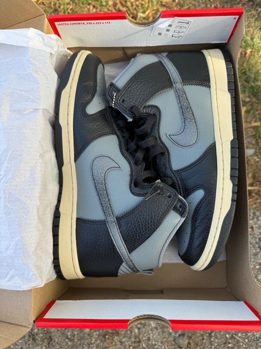 Продам хорошие кроссовки NIKE DUNK HI RETRO PRM