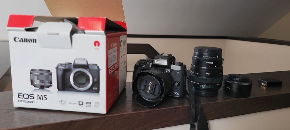 Aparat canon m5 z obiektywami
