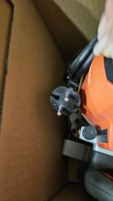 Фрезер Makita M3602 оснащен мощным двигателем мощностью 1650 Вт, что о