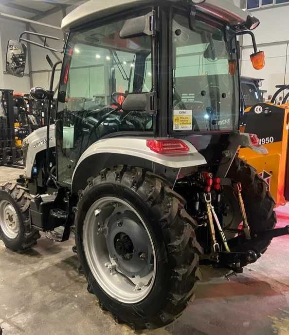 Мінітрактор / трактор Скаут ТЕ-504 С 4х4 реверс, 50 к.с. кондиціонер