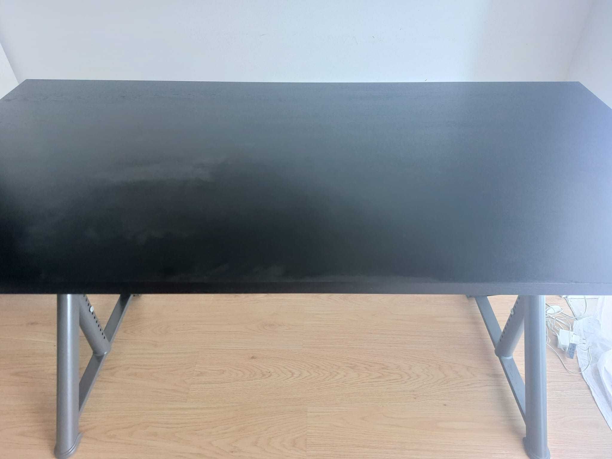 Mesa Gaming IDÅSEN Como Nova