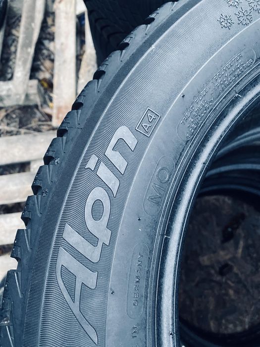 215 60 17 Michelin A4 85%