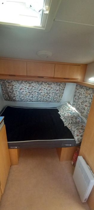 Caravana com avançado e A.C