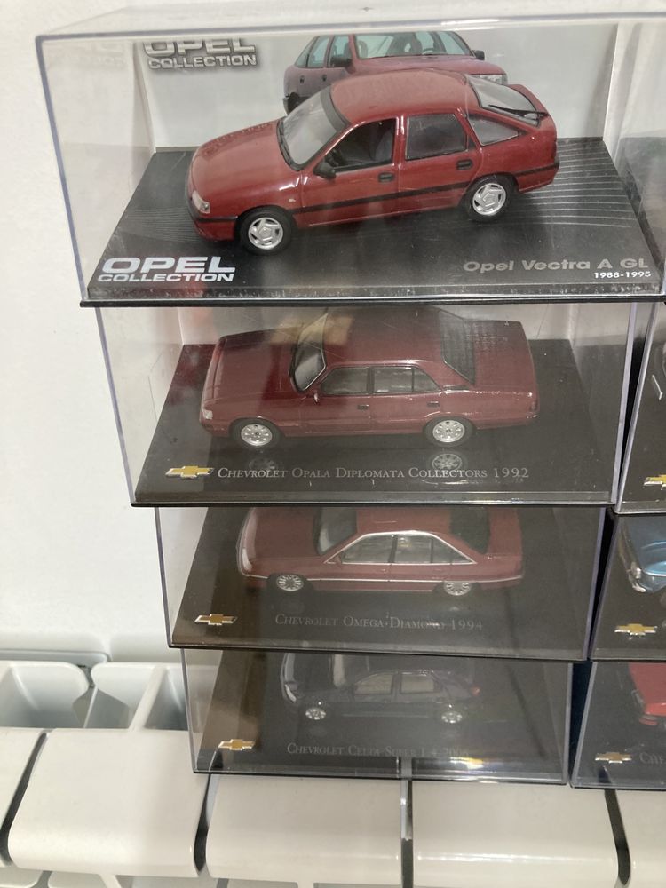 Lote de 12 miniaturas 1:43 Opel e Chevrolet