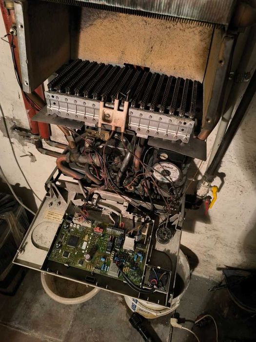 piec kocioł gazowy dwufunkcyjny VAILLANT B11BS uszkodzony