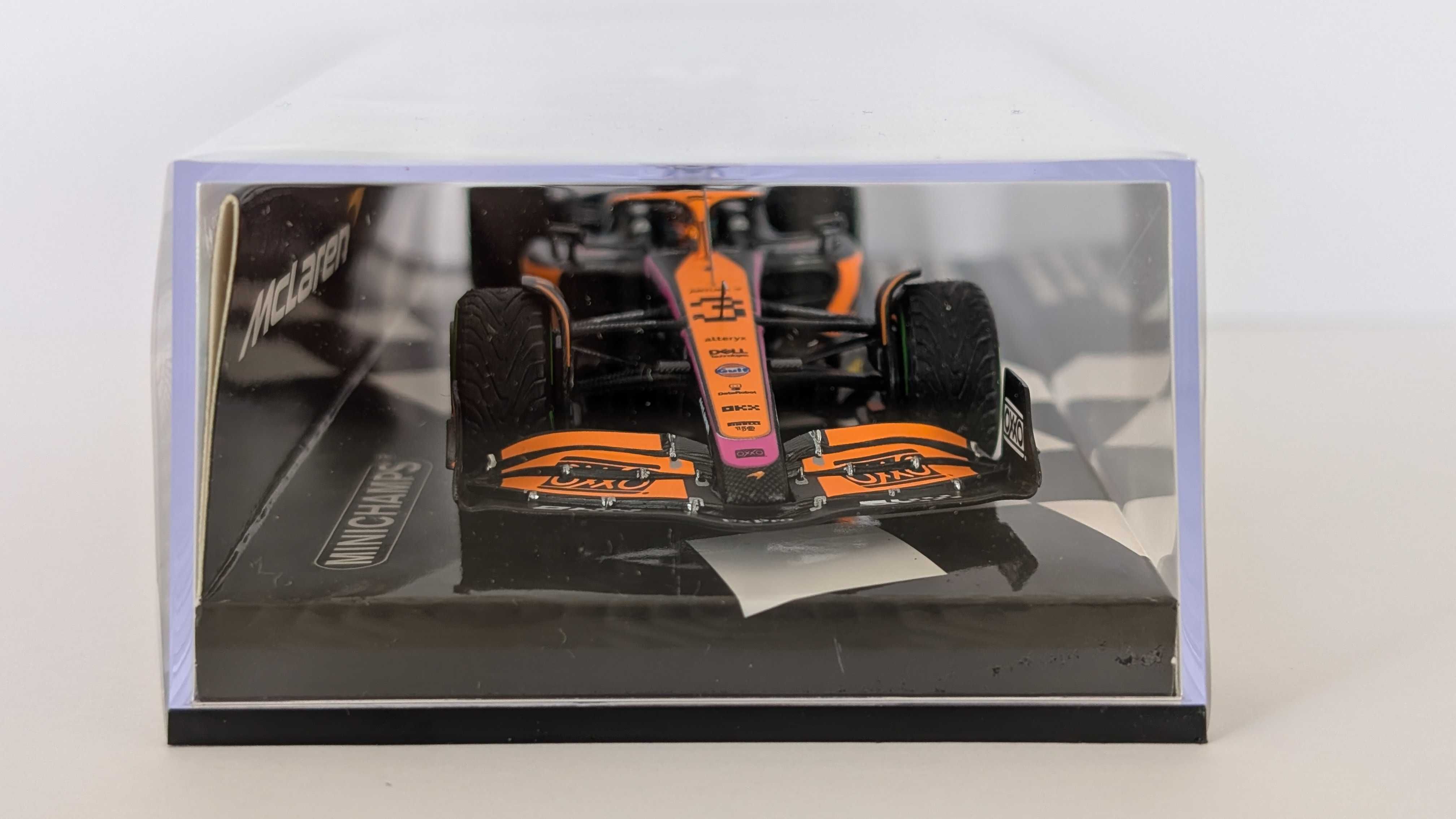 Minichamps F1 McLaren F1 Team MCL36 Daniel Ricciardo Singapore GP 2022