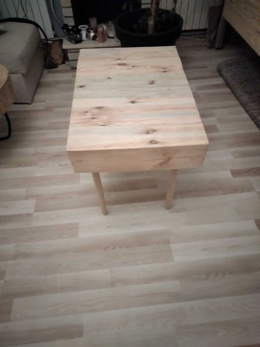 Stolik kawowy drewniany