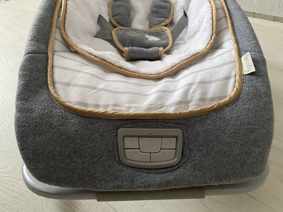 Шезлонг-качалка Ingenuity Boutique