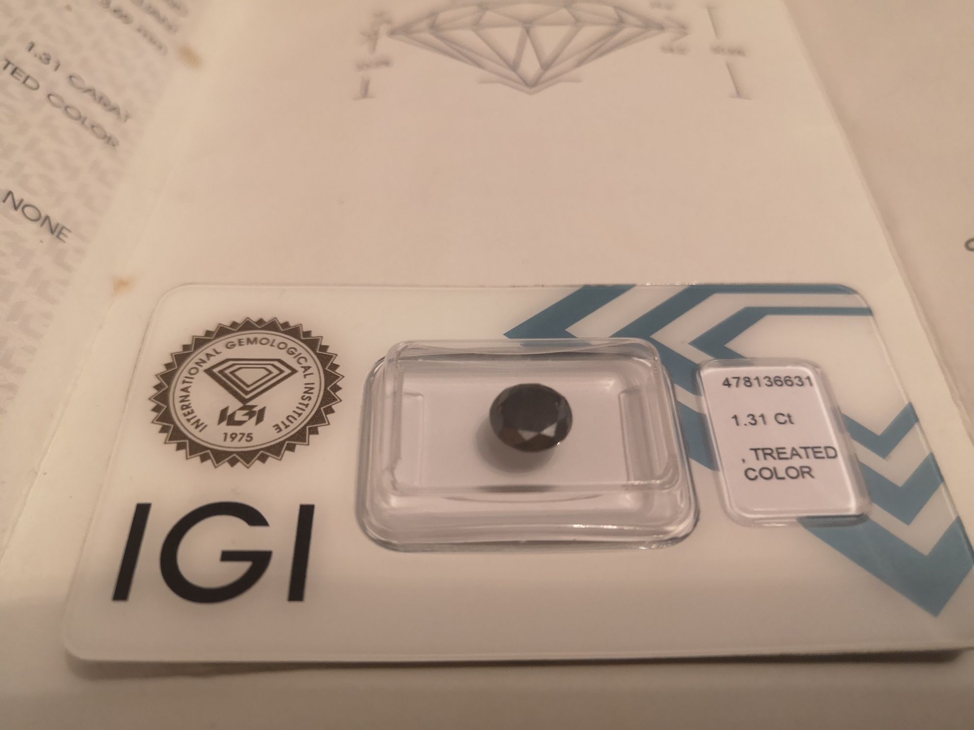 Czarny diament brylant z certyfikatem IGI 1.31 Ct