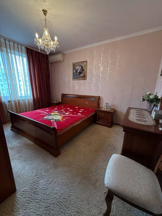 Продам трикімнатну квартирі в сучасному будинкі