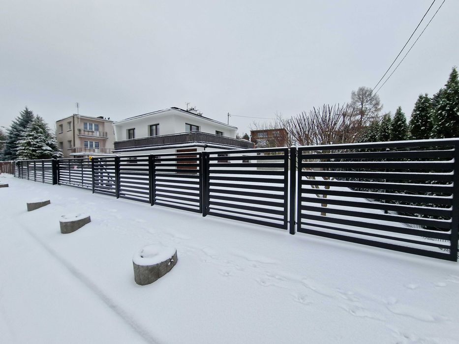 Brama przesuwna samonośna 4,00 m wypełniona profilem 80x20 OCYNKOWANA