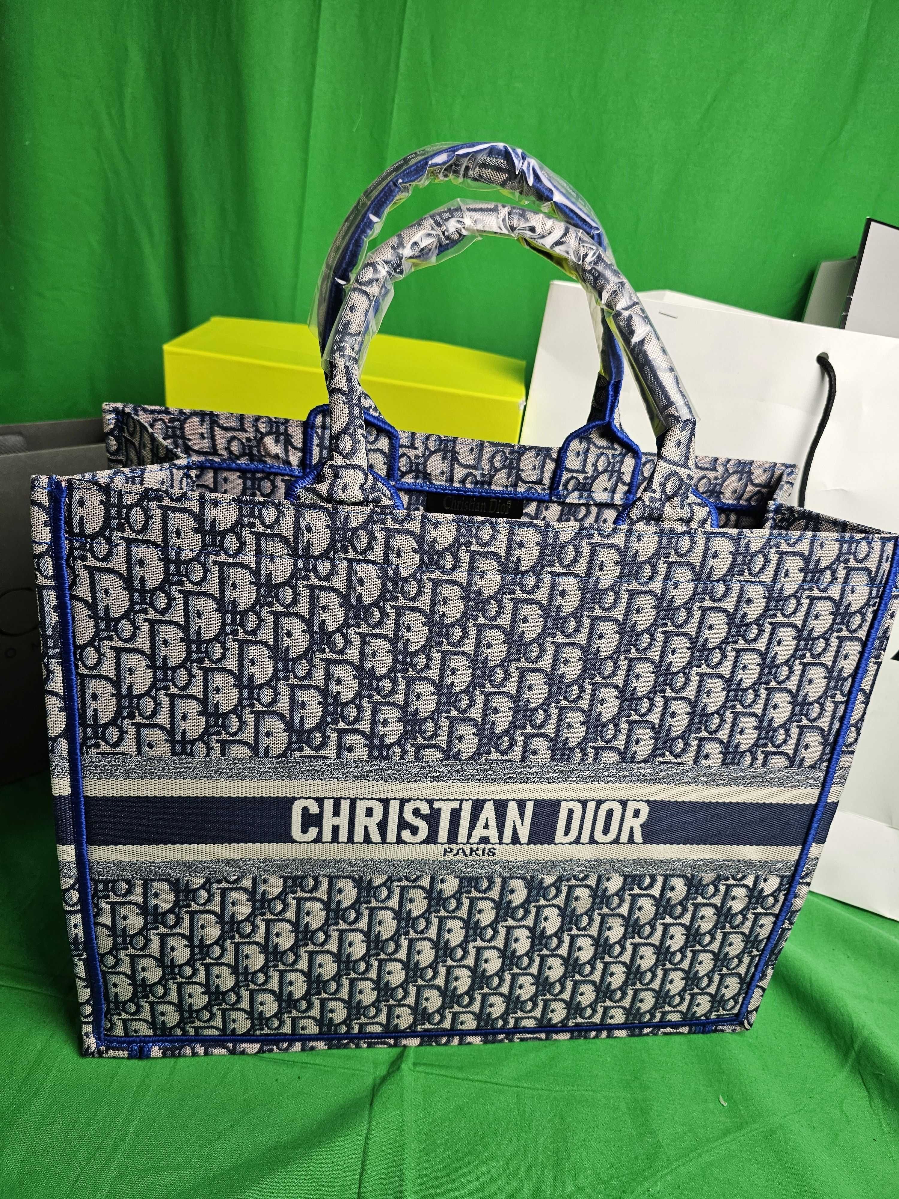 Torebka Shoperka Christian Dior wyszywana ciemna płótno