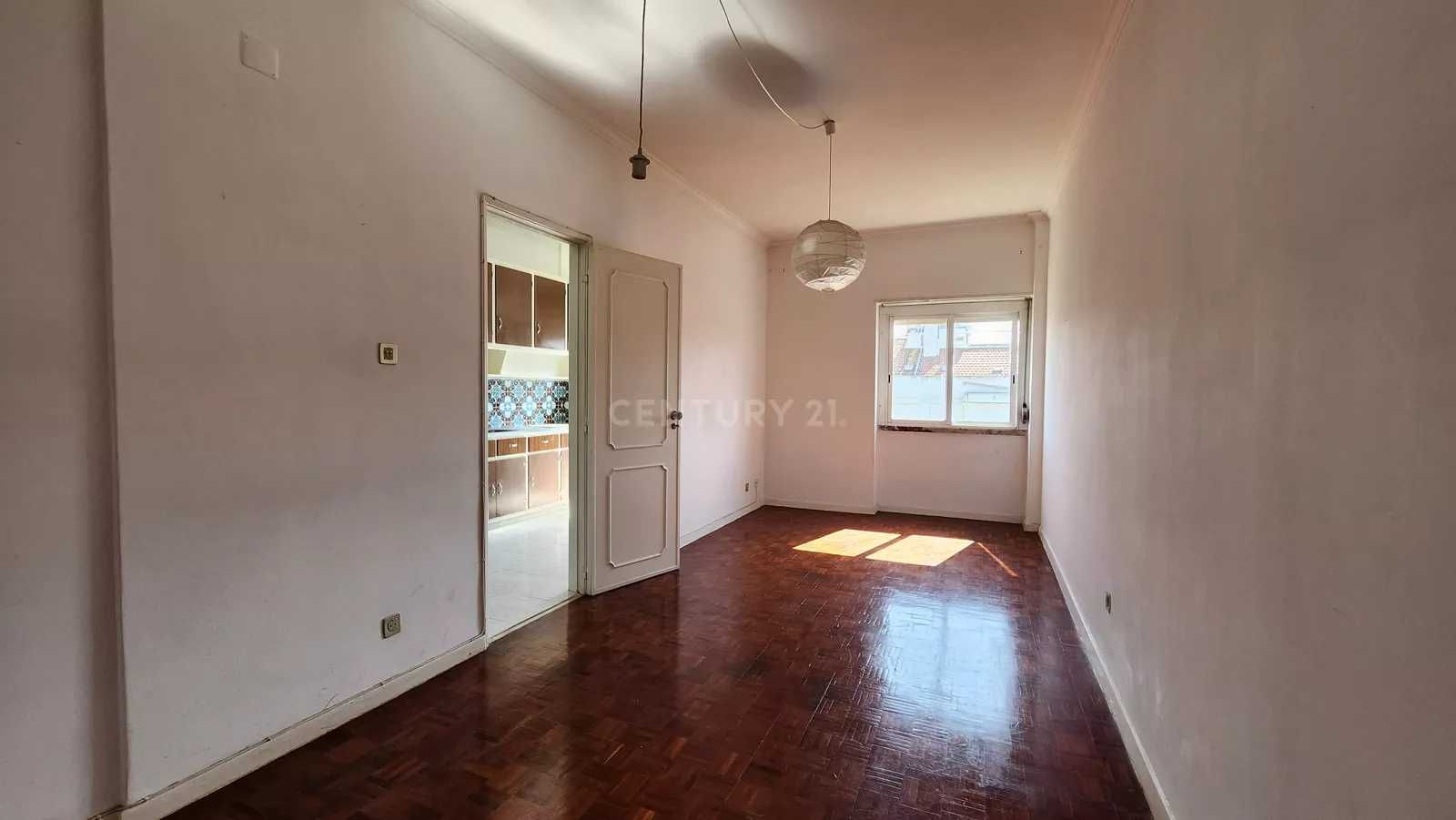 Apartamento T1 + 1 Odivelas centro