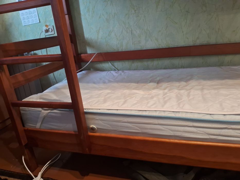 Двухповерхове ліжко