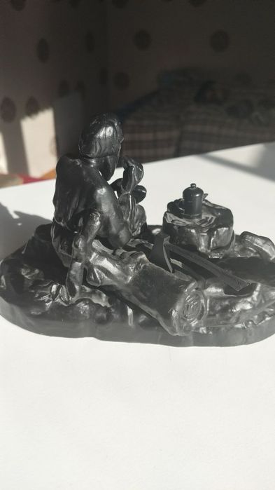 Чернильница " Дровосек за обедом"