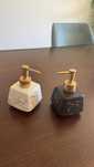 2 dispensadores de sabão líquidos – mármore preto e branco com dourado