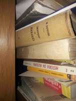 Centenas de livros variados