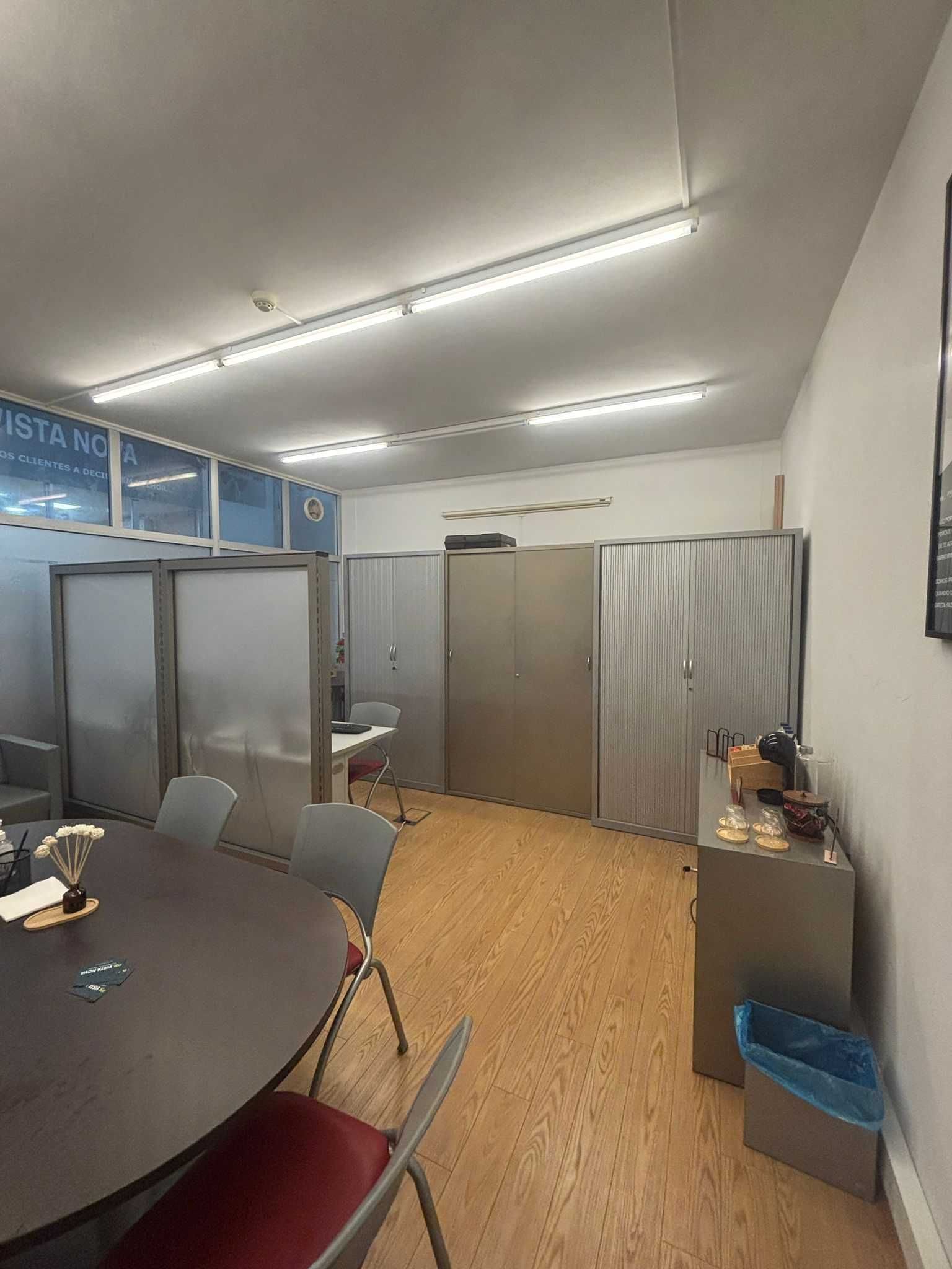 LOJAS 34m2 + 14m2 em Canidelo - Gaia