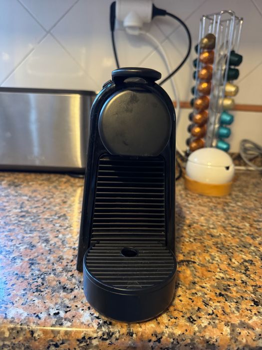 Nespresso mini essenza preta