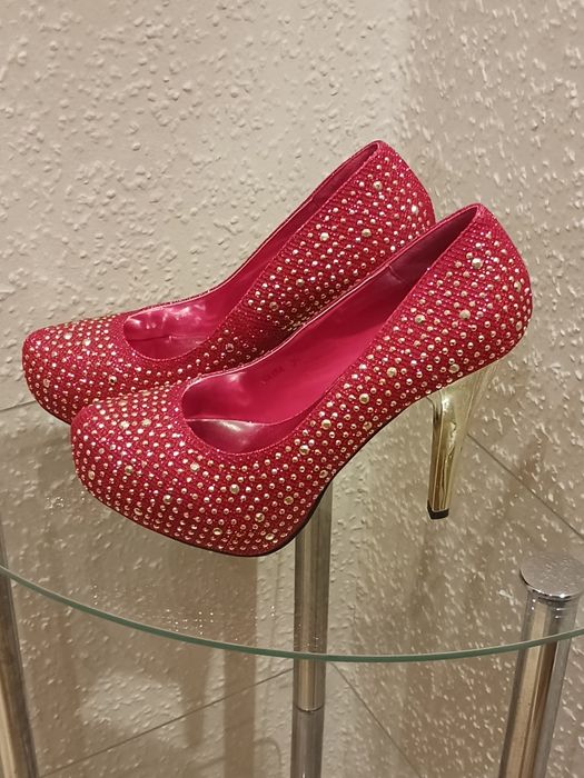 Buty szpilki cyrkonie 39