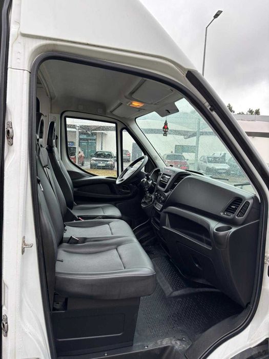 Iveco Daily 6 lugares, versão longa XL, 2.3cc, ano 2017