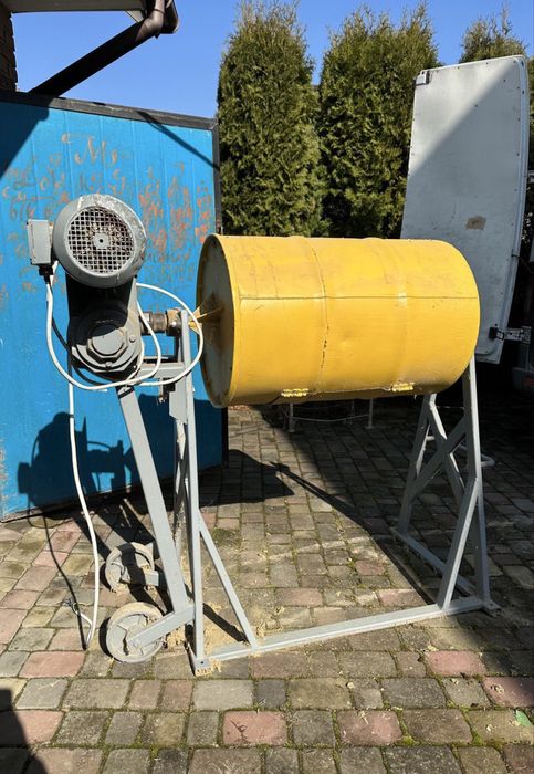 Змішувач кормів в бочці