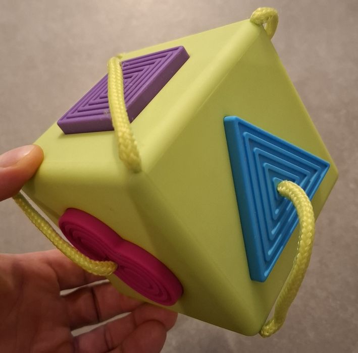 Fat Brain Toys Sorter Kostka OombeeCube