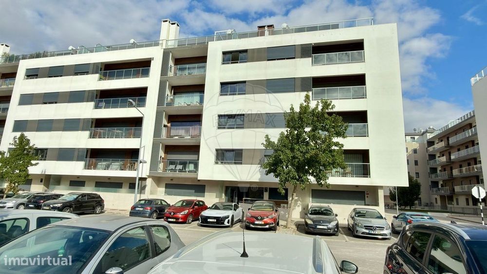 Apartamento T4 para arrendamento