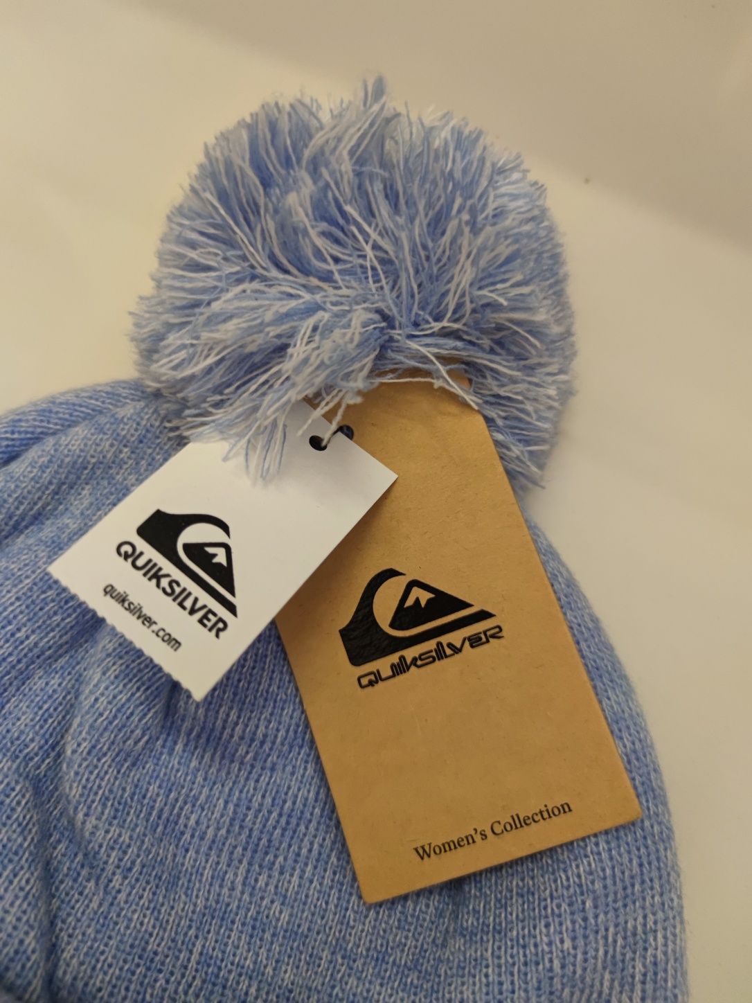 Czapka Quiksilver w ślicznym błękitnym kolorzeZpomponem.Nowa50złTANIEJ