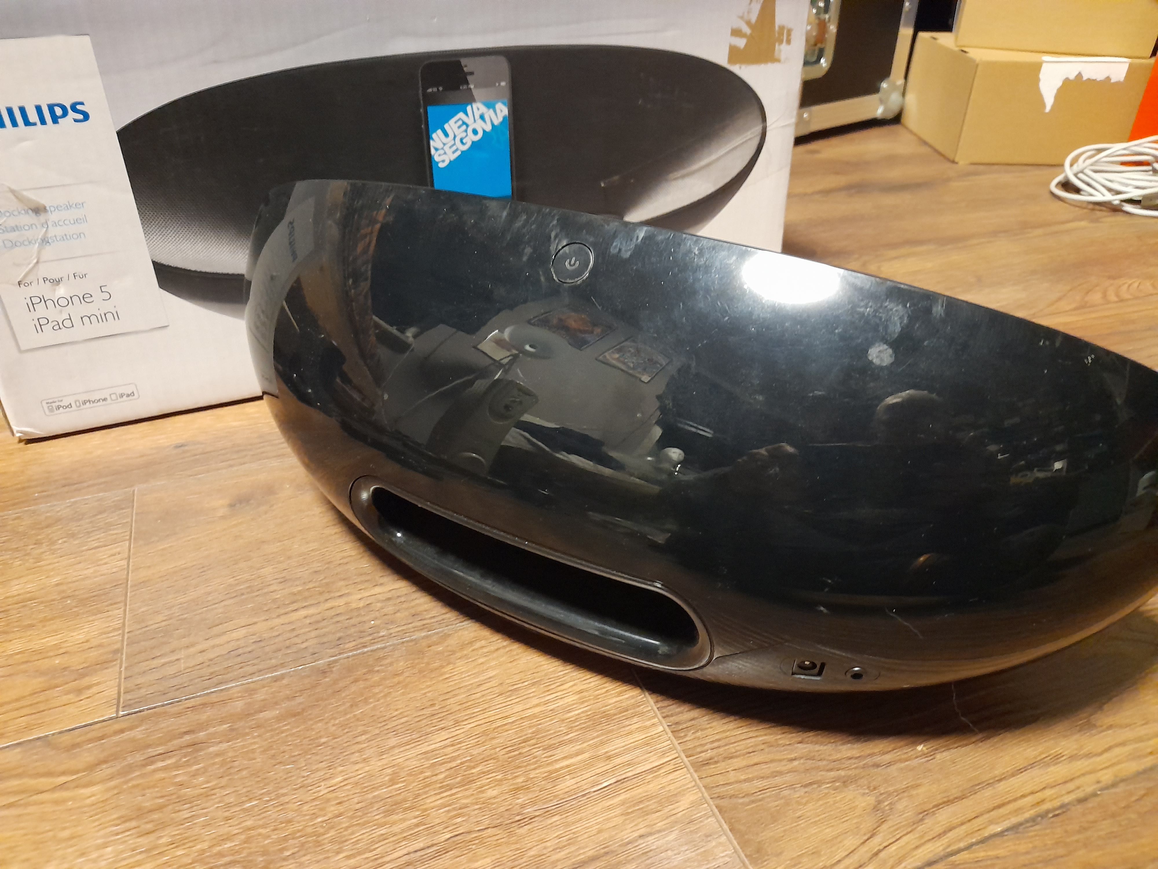 Philips DS8400 duży głośnik ze stacją dokującą i funkcją Bluetooth