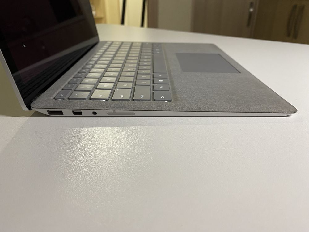 Ноутбук Microsoft Surface Laptop i7 7660U 13.5" 16gb RAM 512 gb SSD