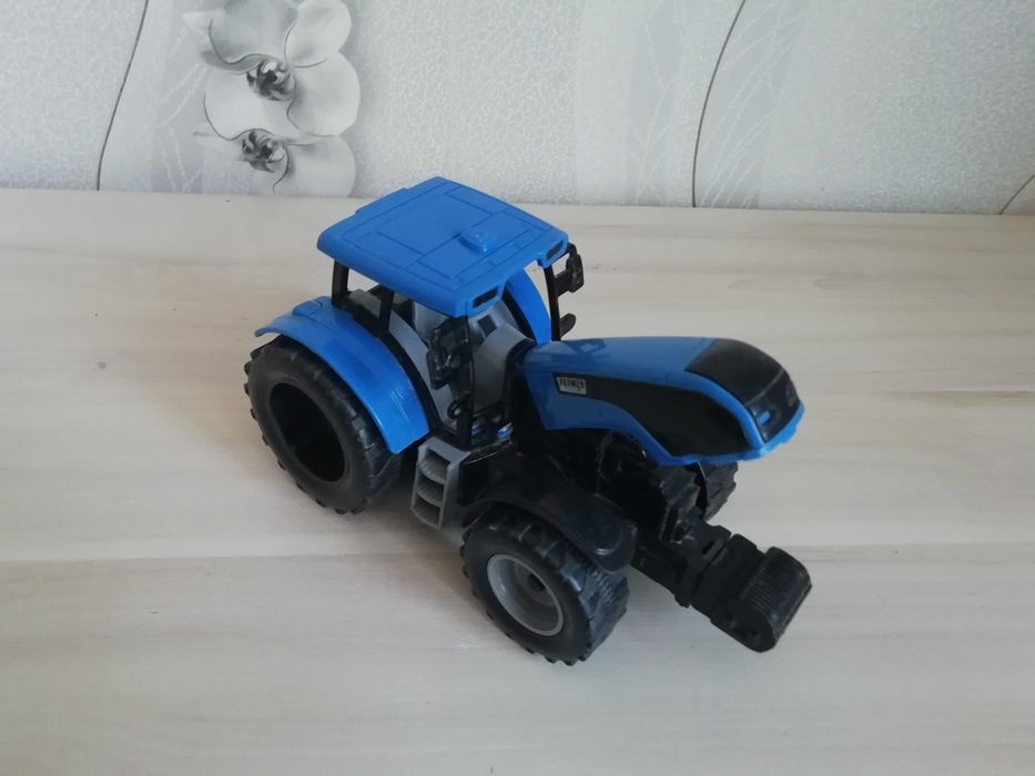 Продам трактор дитячий