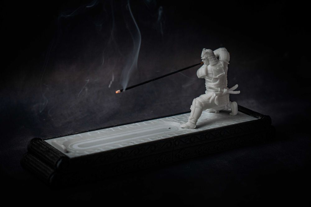 Kadzielnica Biały Samuraj - Podstawka na Kadzidełko.