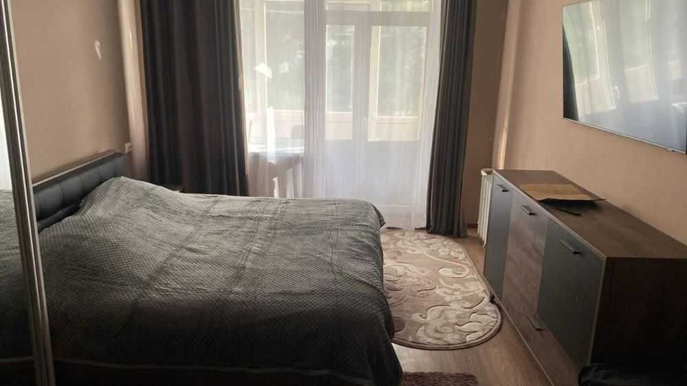 Продається 3-кімнатна квартира по вул Пілотська – зручний  район