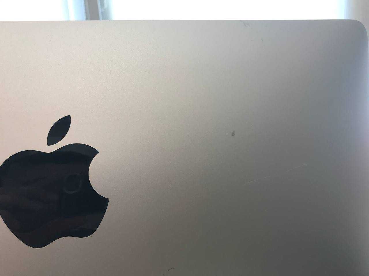 Apple iMac (Retina 4K, 21.5-inch, 2017) i5-7500 16GB DDR4 512GB SSD