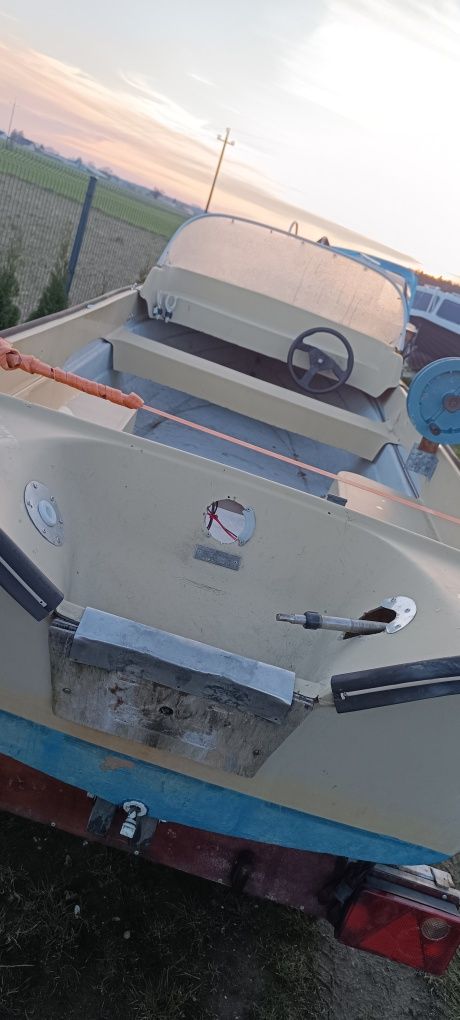 Łódka łódź motorowa rekreacyjna wędkarska przyczepa podłodziowa steroc