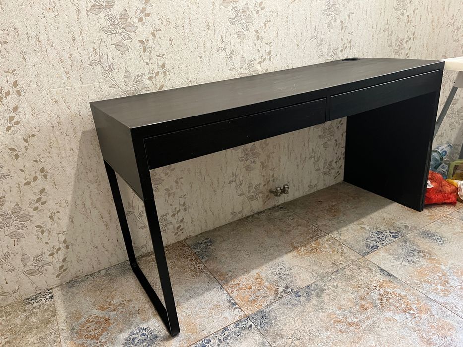 Stół czarny biurowy, komputerowy ikea micke