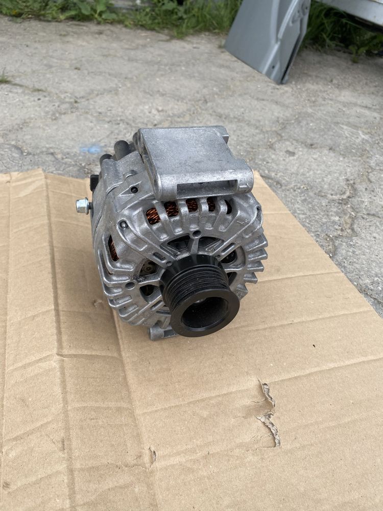 Генератор Спринтер 906 Вито 639 OM651 2.2 Valeo 250A